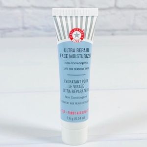 FIRST AID BEAUTY Ultra Repair Face Moisturizer